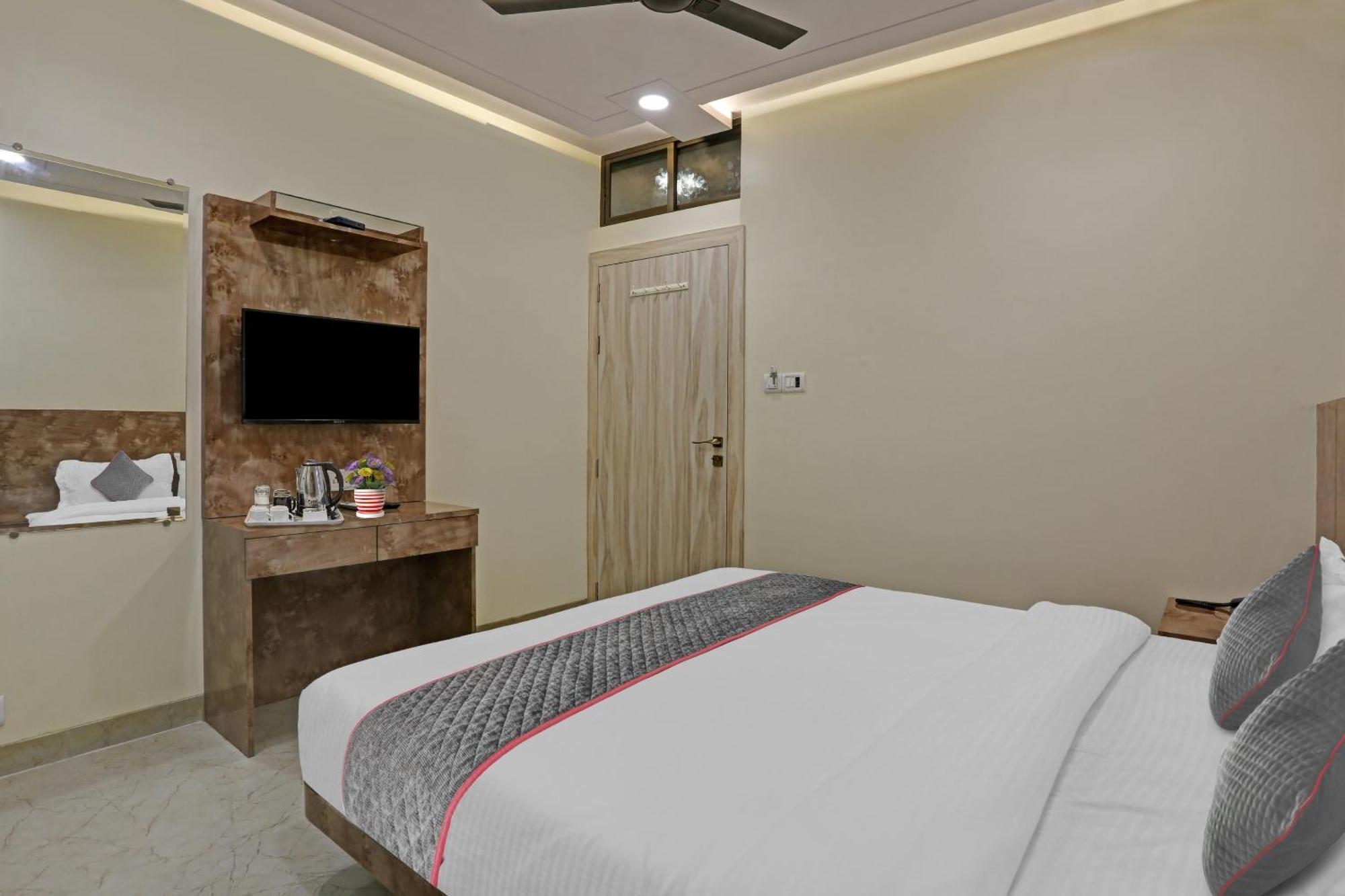 Super Hotel O Kiwi International Мумбаи Экстерьер фото