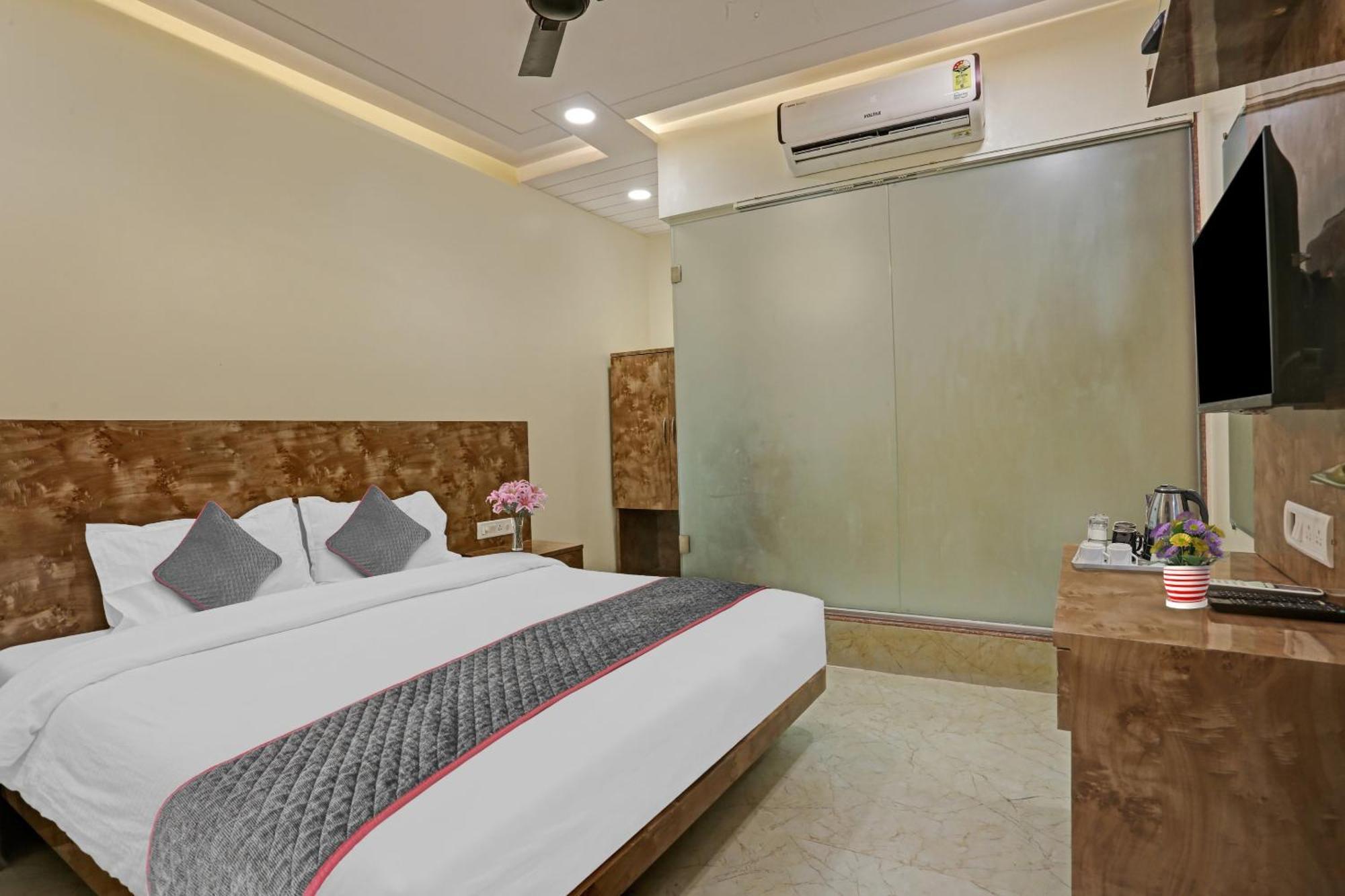 Super Hotel O Kiwi International Мумбаи Экстерьер фото