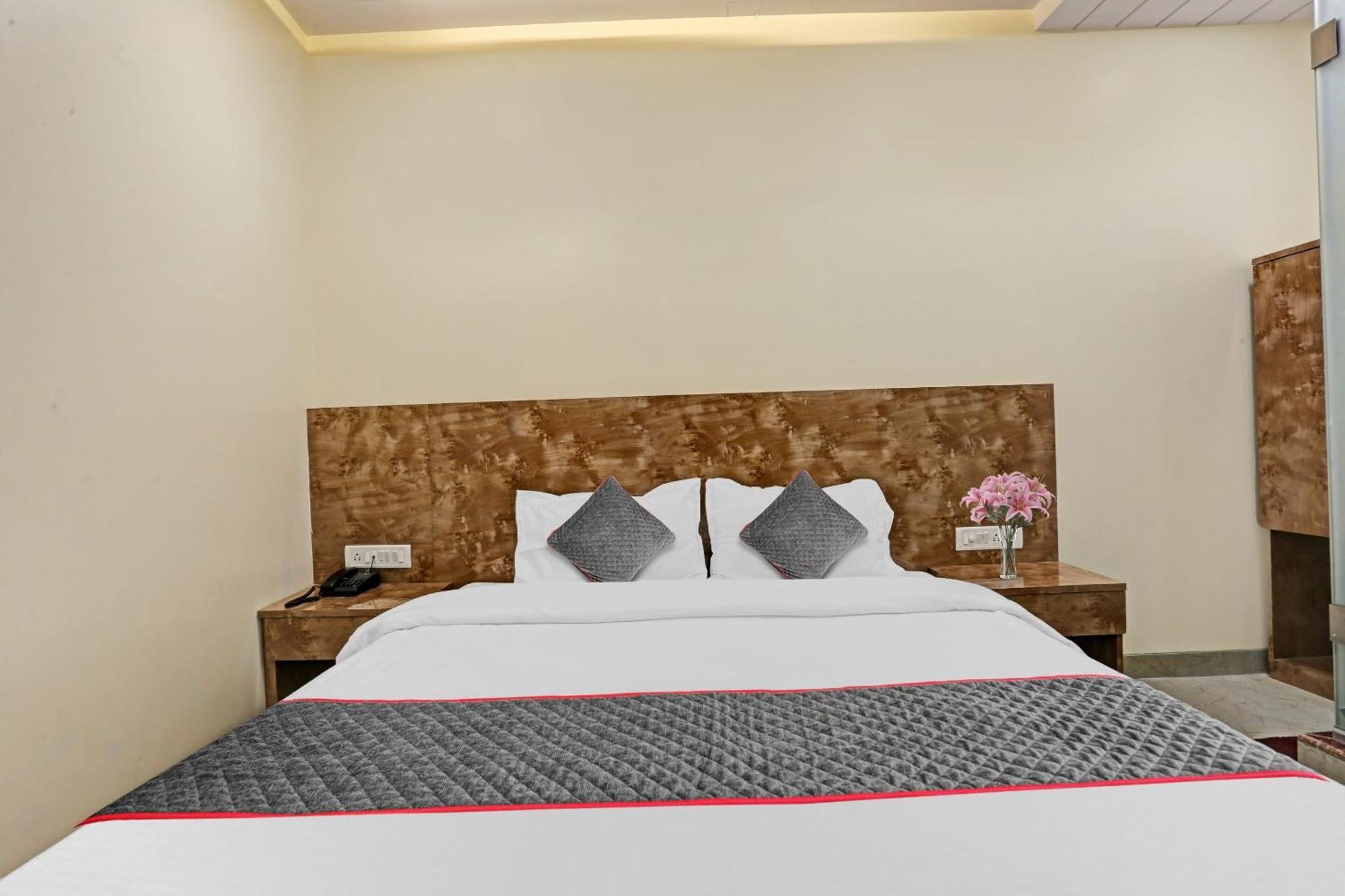 Super Hotel O Kiwi International Мумбаи Экстерьер фото